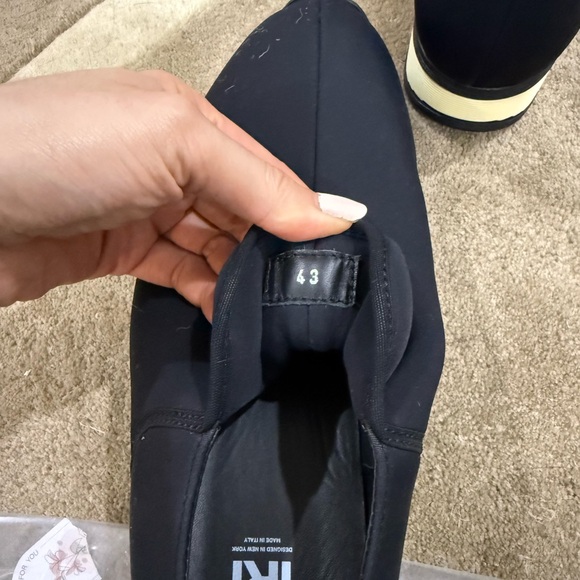 Elegant Women's Black and White Ankle Boots - Picture 6 of 8